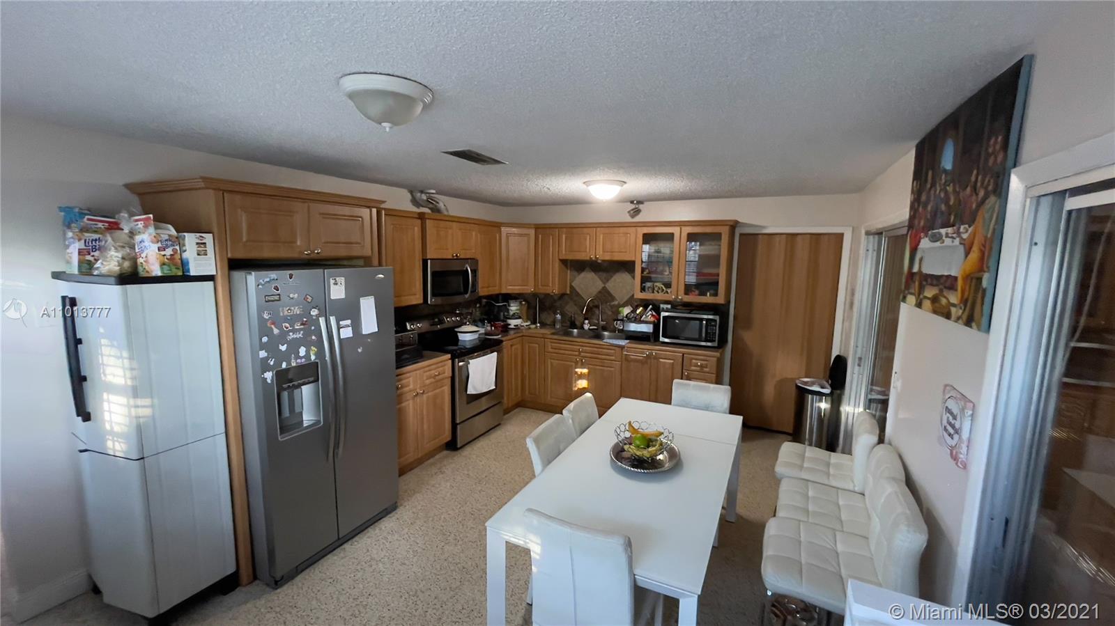 See details / 2427 sq. ft. $ 2021-03-16 0 Photo