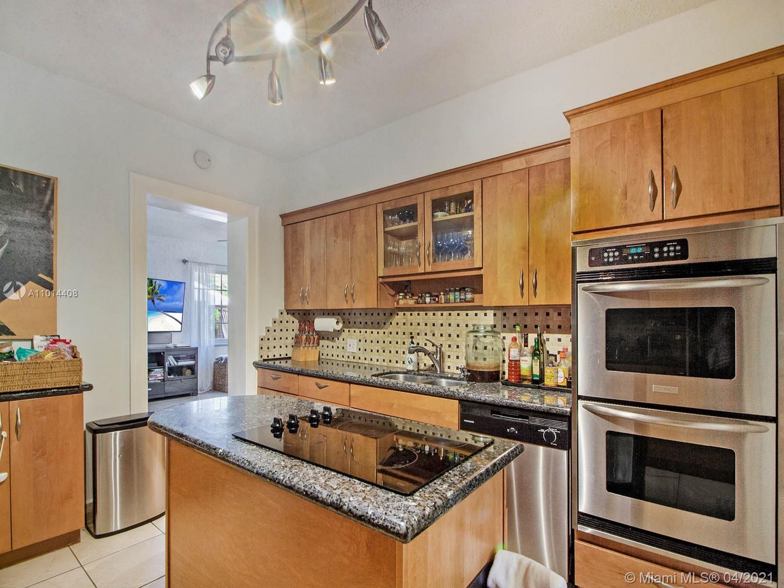 See details / 3572 sq. ft. $ 2021-03-17 0 Photo