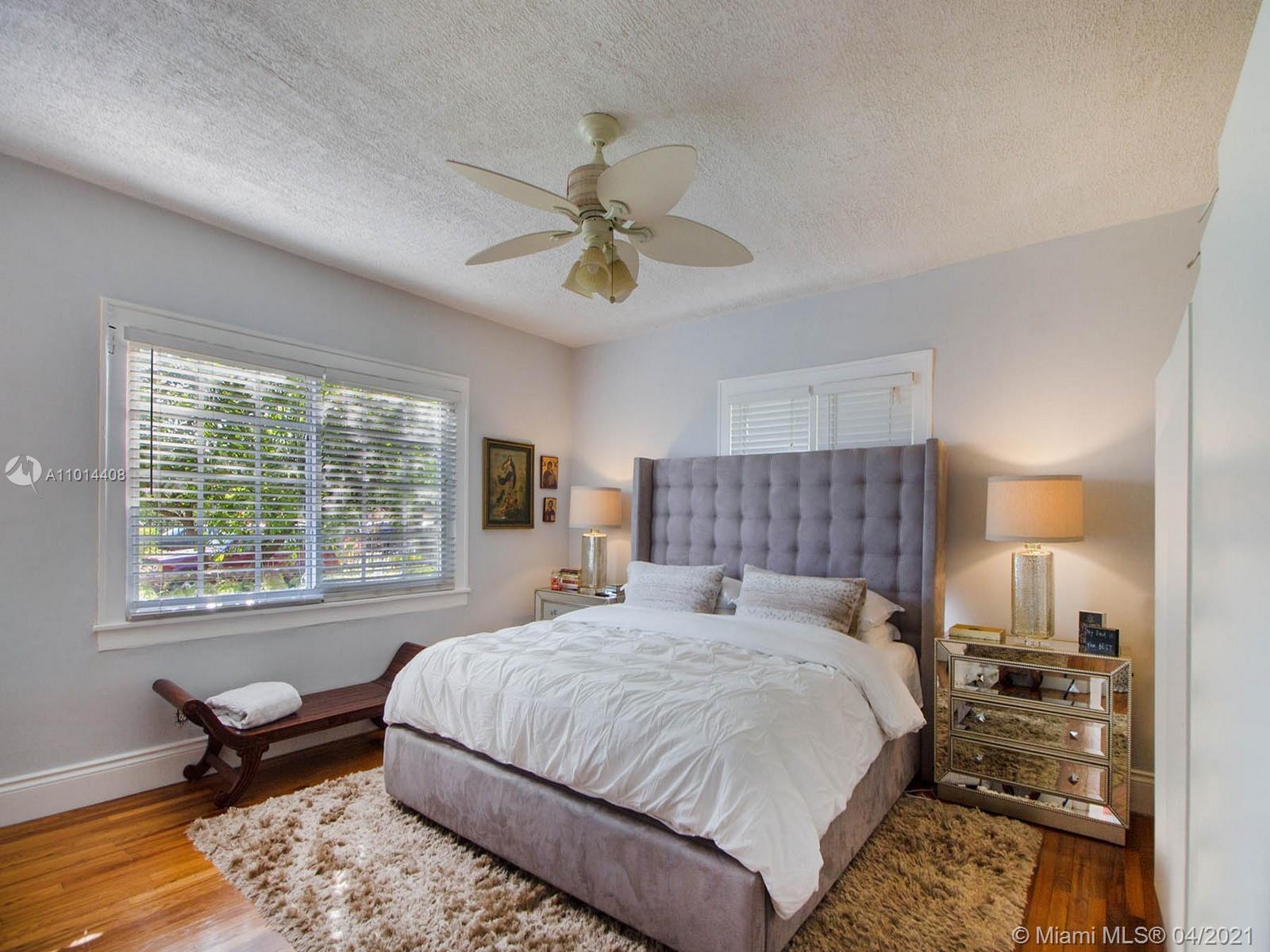 See details / 3572 sq. ft. $ 2021-03-17 0 Photo