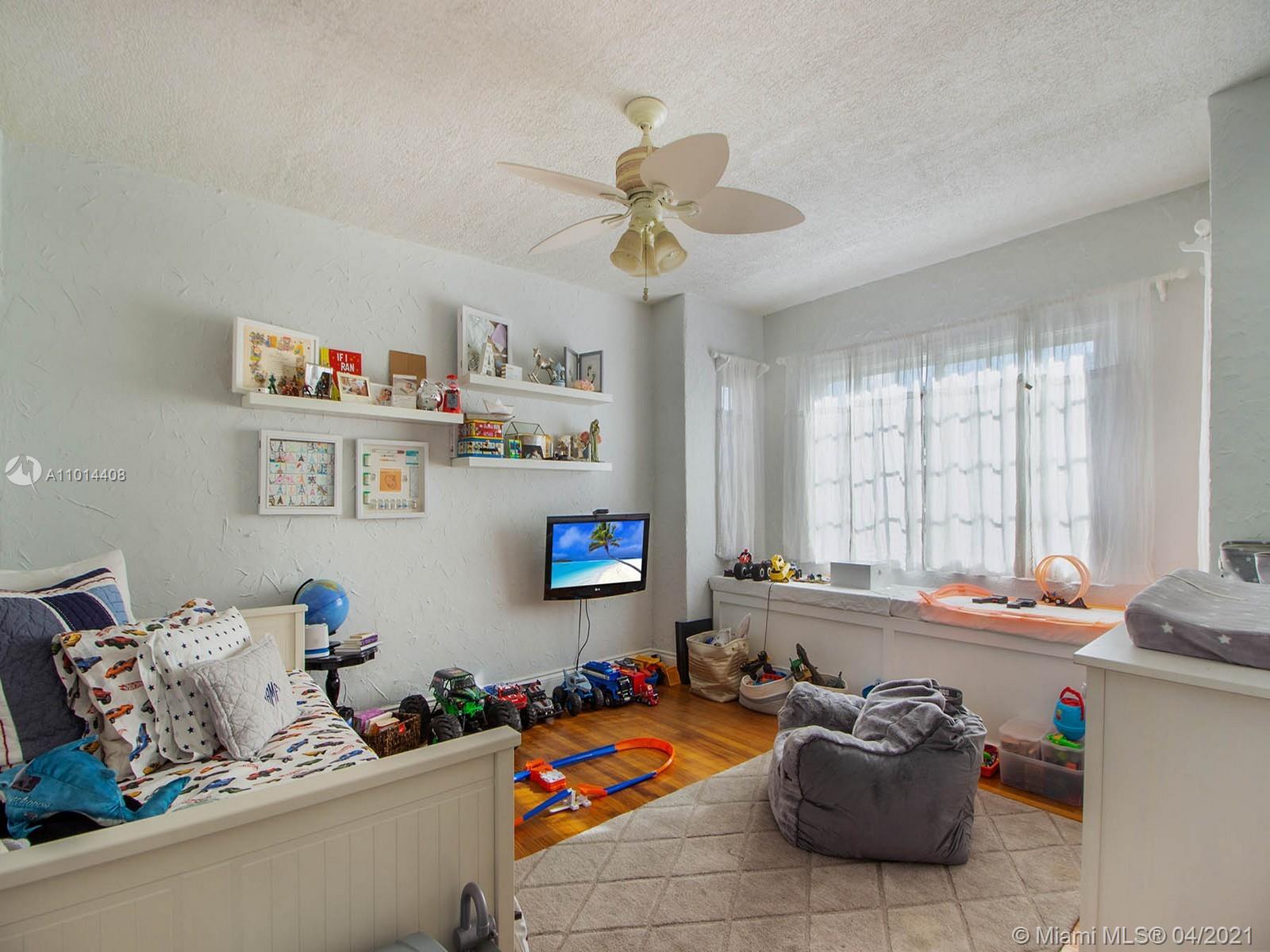 See details / 3572 sq. ft. $ 2021-03-17 0 Photo