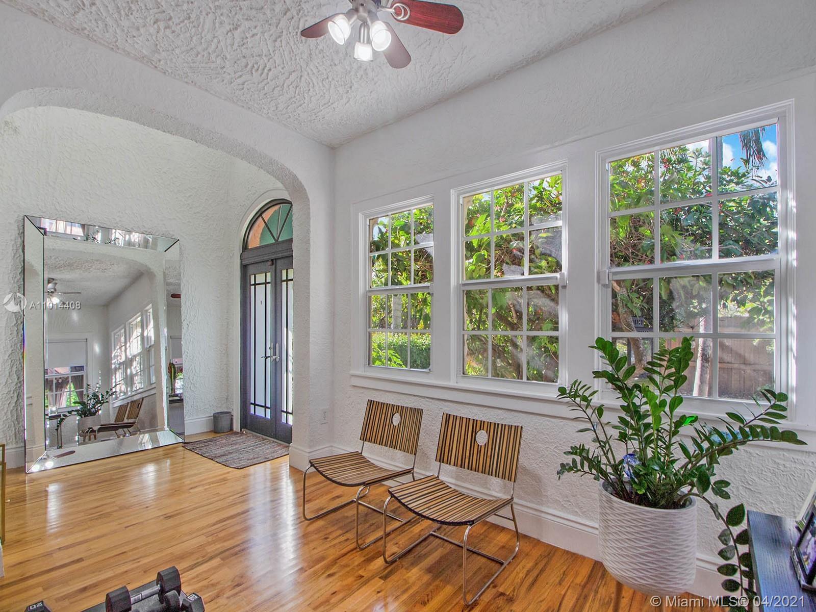 See details / 3572 sq. ft. $ 2021-03-17 0 Photo