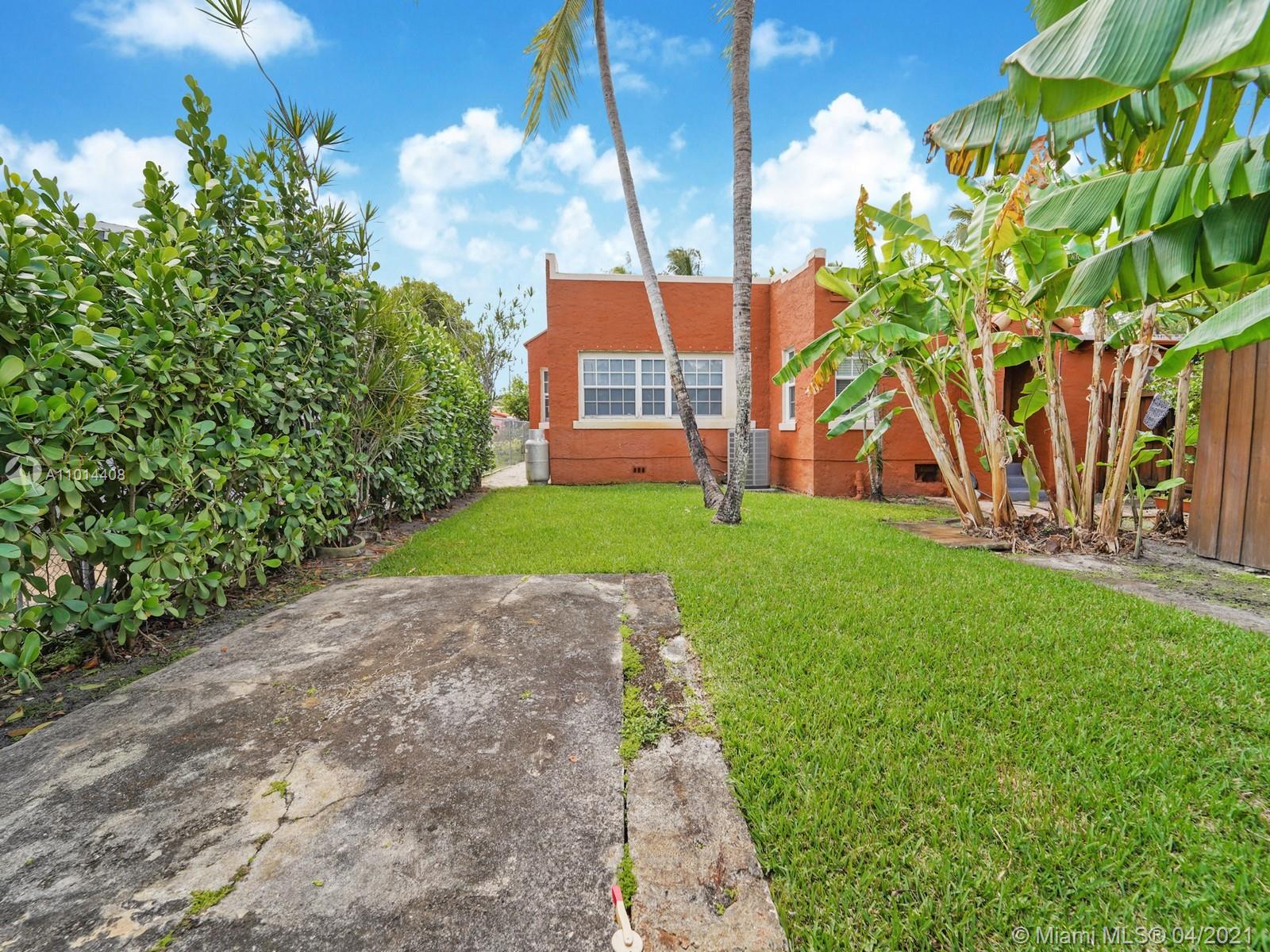 See details / 3572 sq. ft. $ 2021-03-17 0 Photo