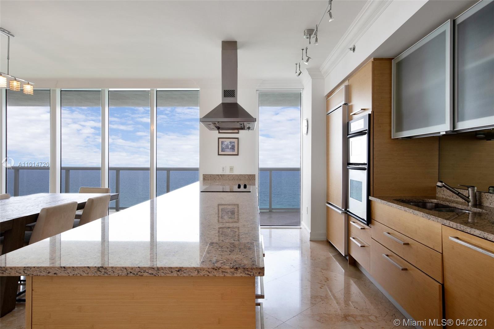 See details 1601 3 / 3 2065 sq. ft. $ 2021-03-26 0 Photo