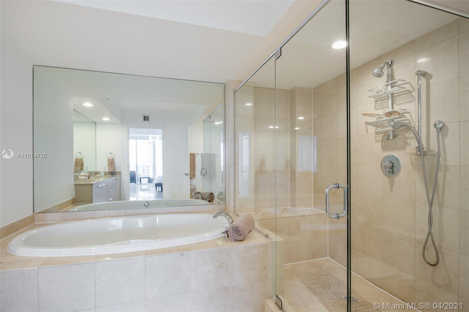 See details 1601 3 / 3 2065 sq. ft. $ 2021-03-26 0 Photo