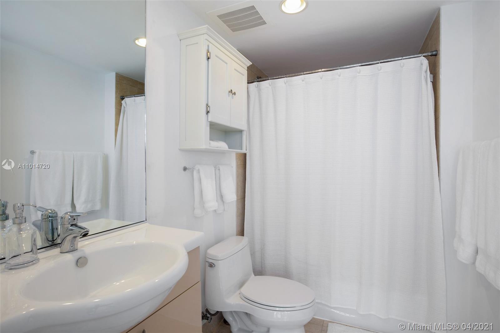 See details 1601 3 / 3 2065 sq. ft. $ 2021-03-26 0 Photo