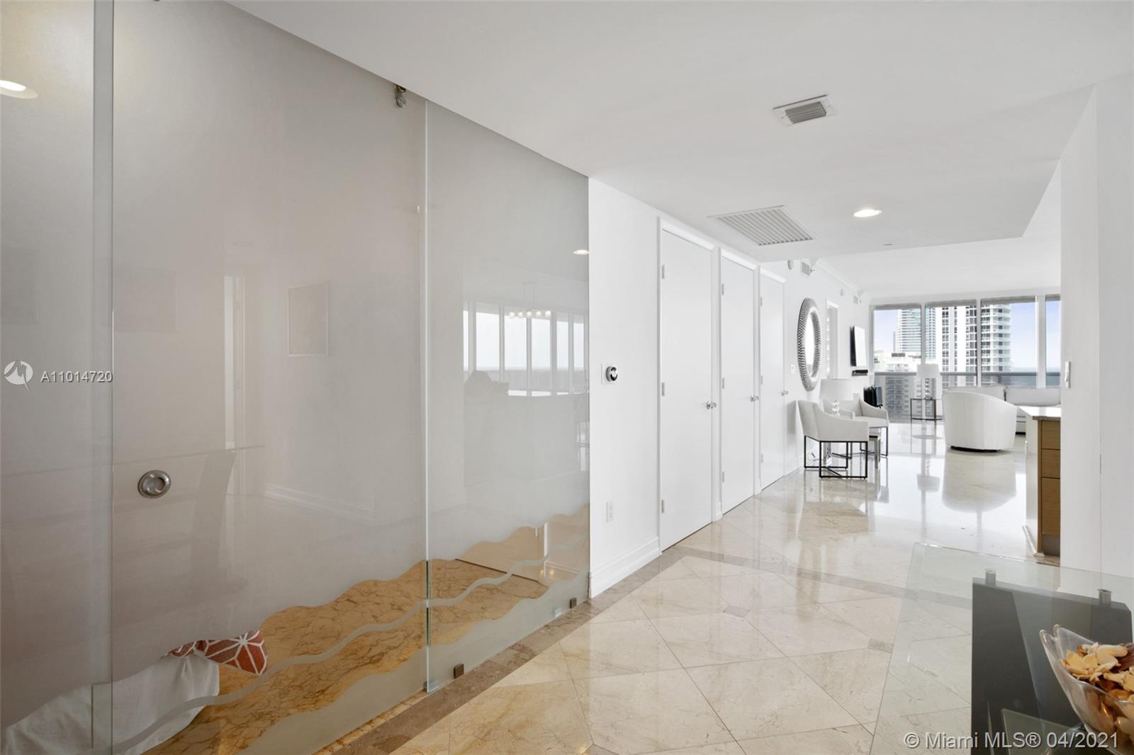 See details 1601 3 / 3 2065 sq. ft. $ 2021-03-26 0 Photo