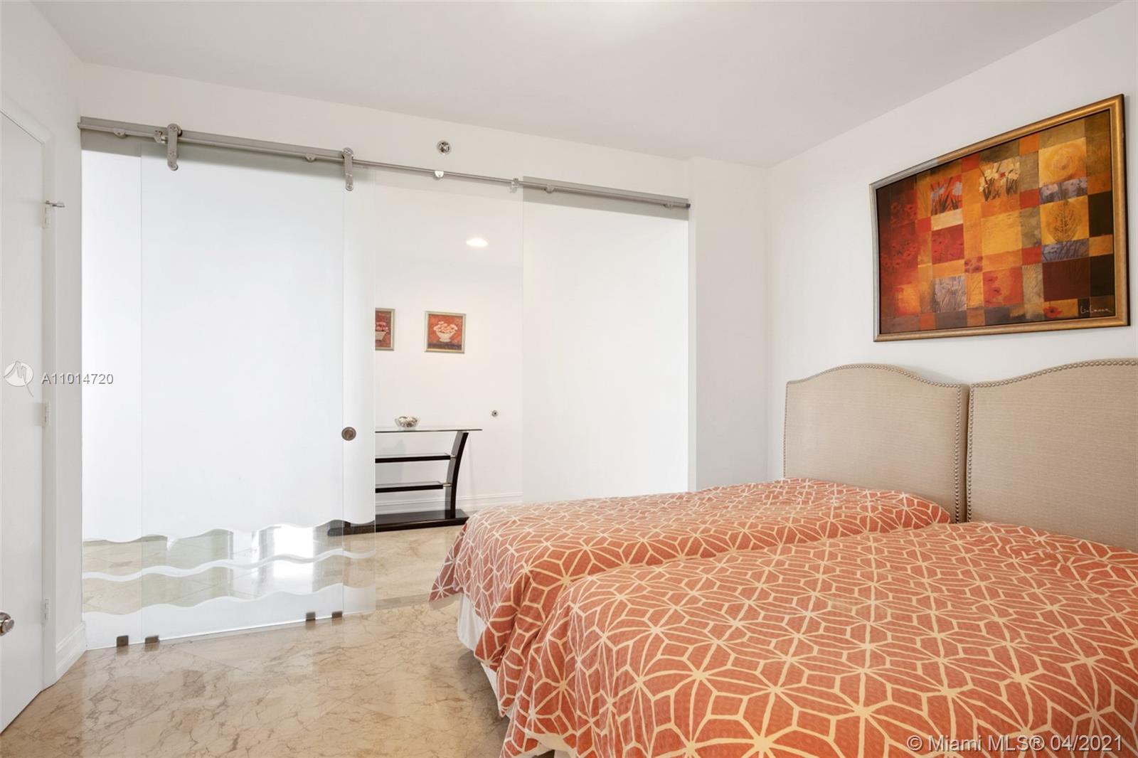 See details 1601 3 / 3 2065 sq. ft. $ 2021-03-26 0 Photo