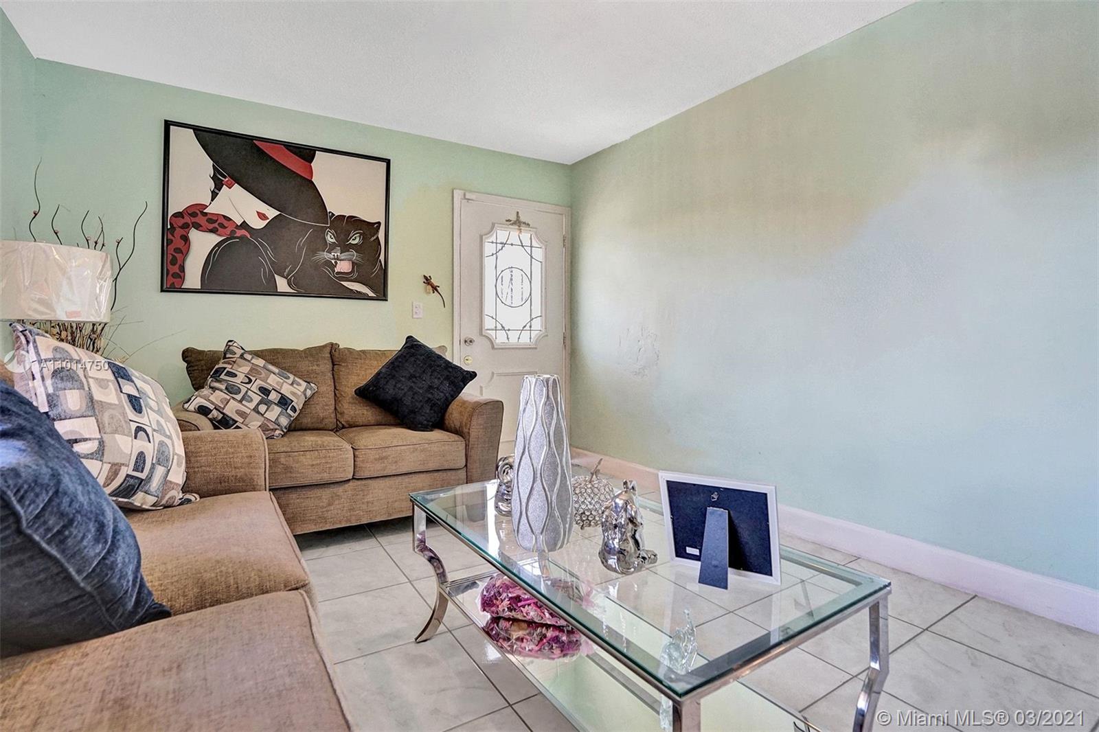 See details / 2500 sq. ft. $ 2021-03-17 0 Photo
