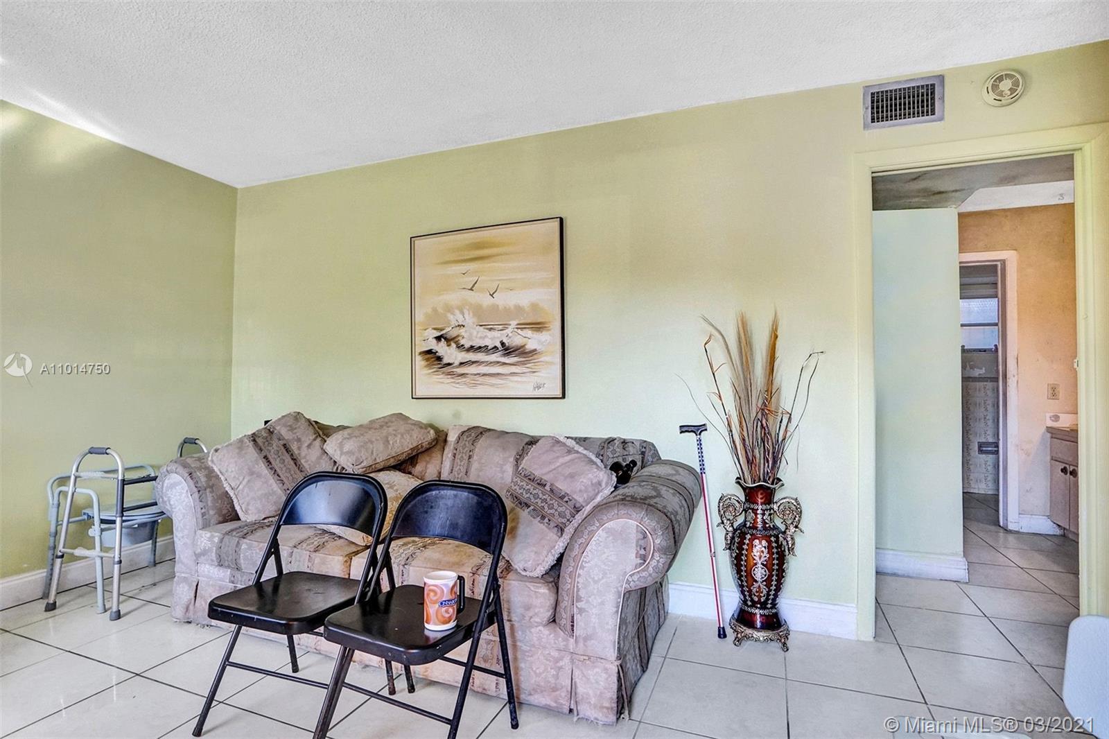 See details / 2500 sq. ft. $ 2021-03-17 0 Photo
