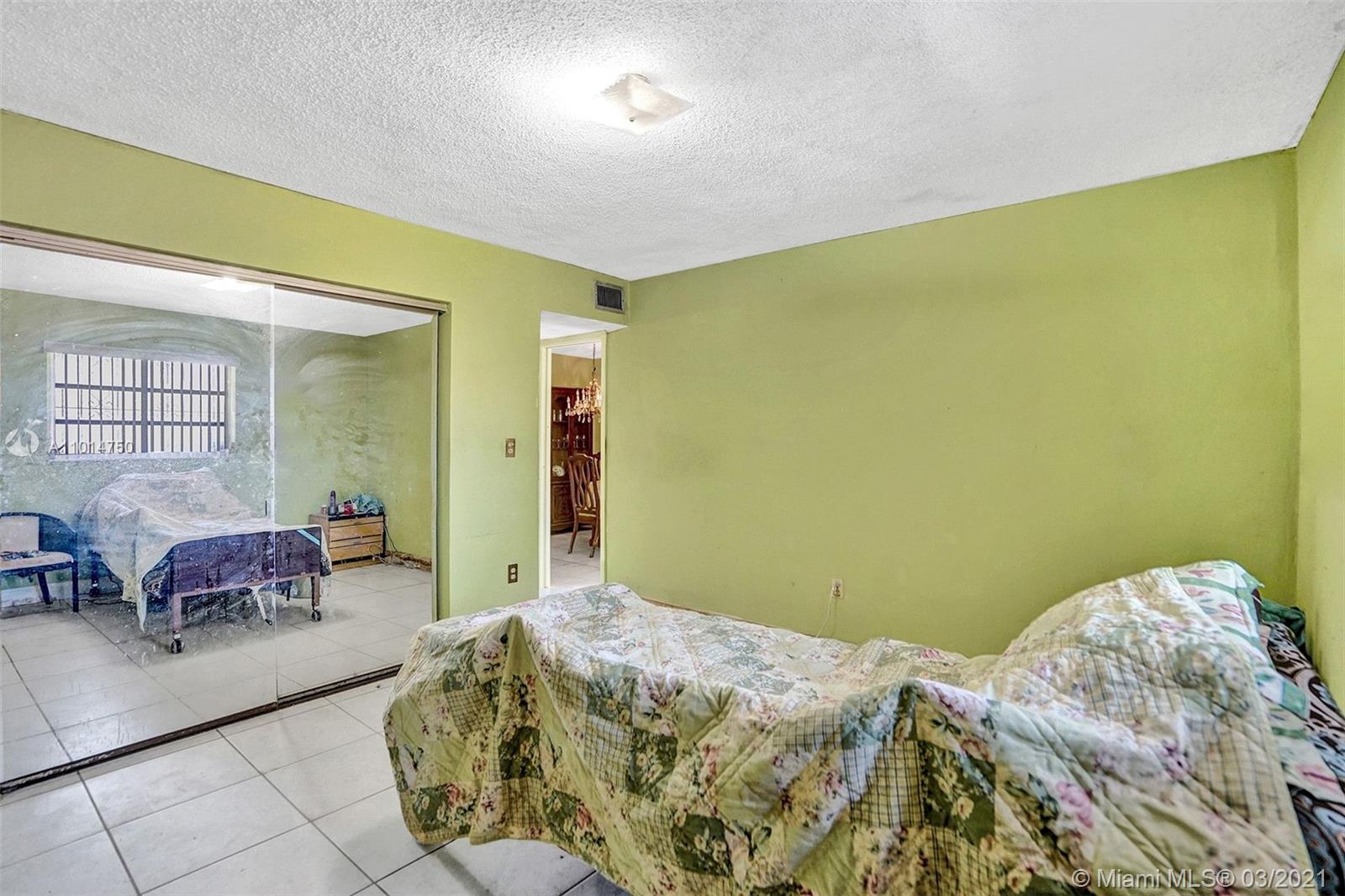 See details / 2500 sq. ft. $ 2021-03-17 0 Photo