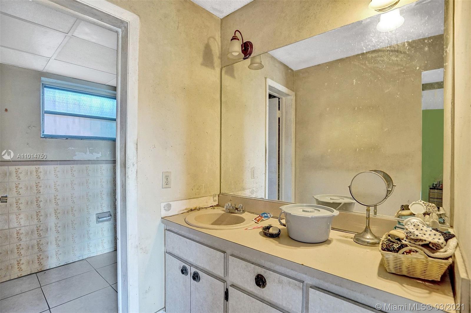 See details / 2500 sq. ft. $ 2021-03-17 0 Photo