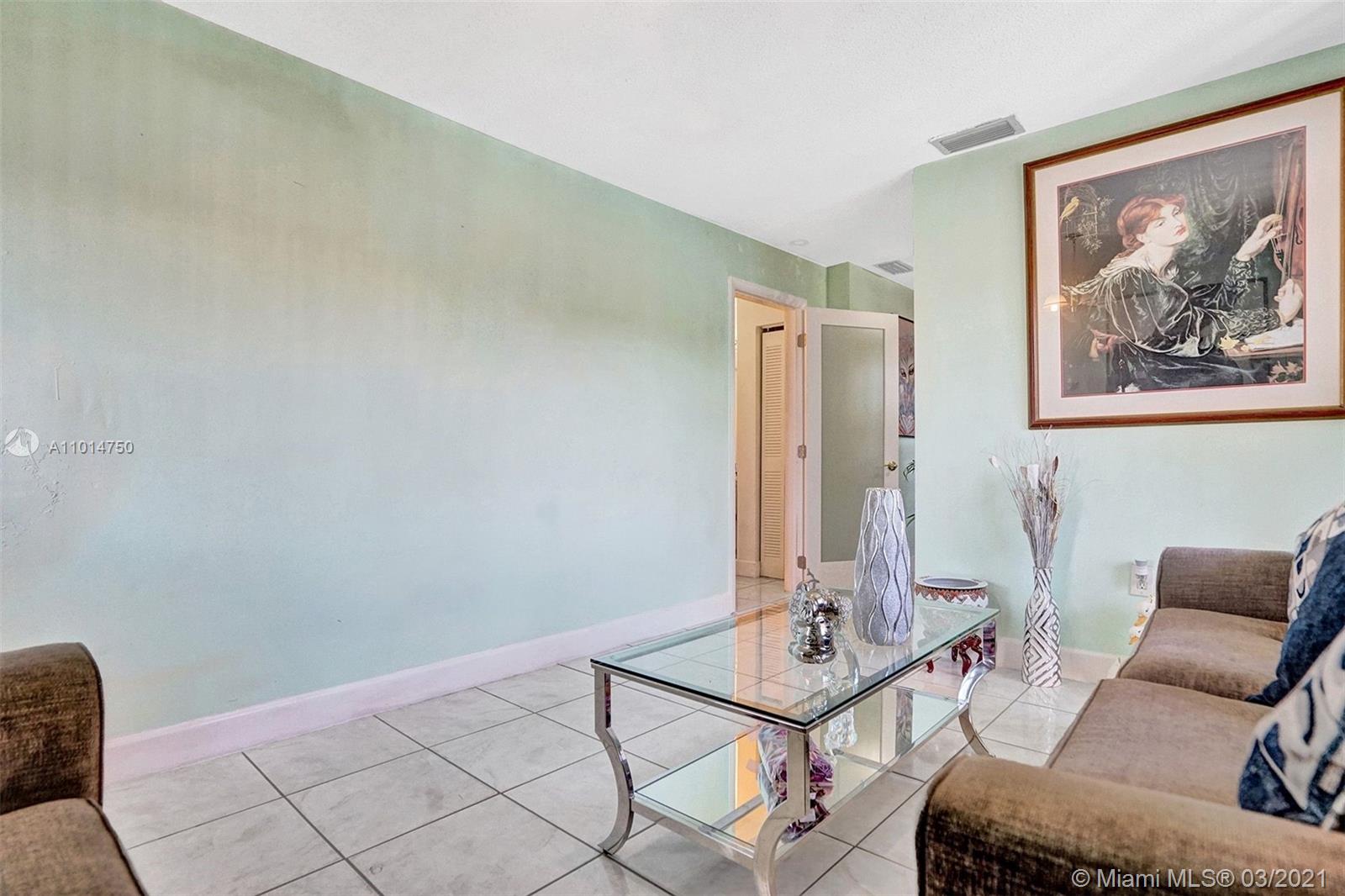 See details / 2500 sq. ft. $ 2021-03-17 0 Photo