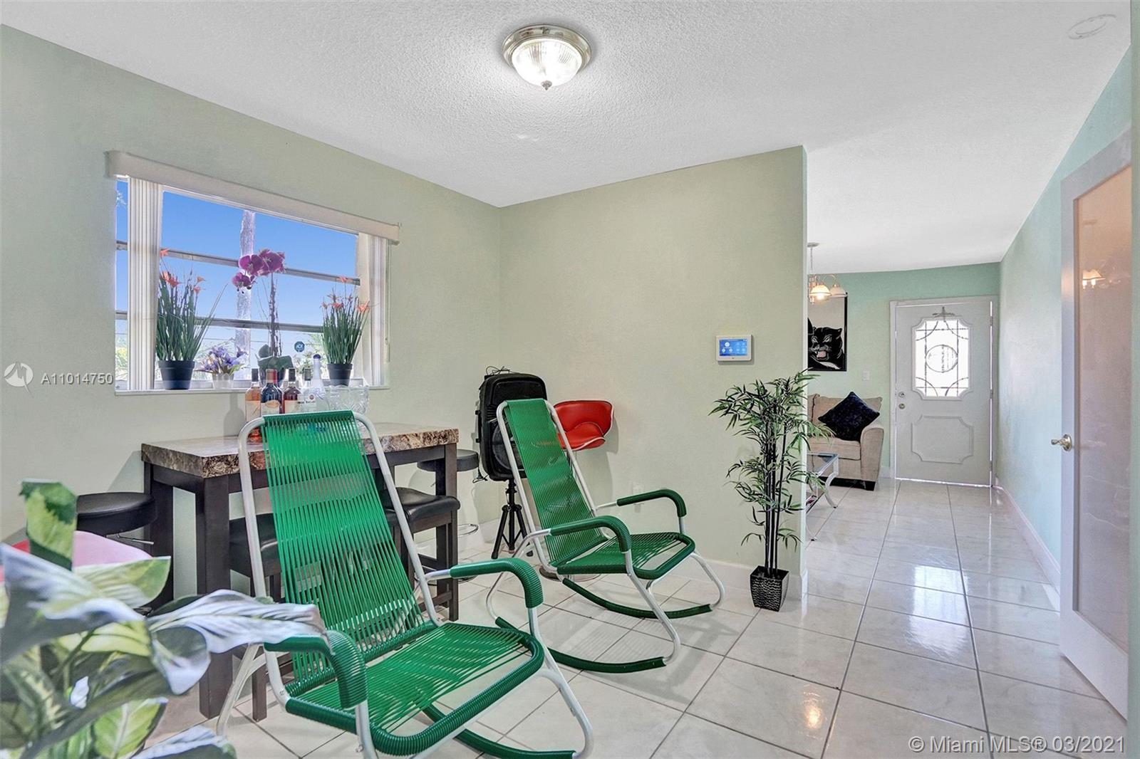 See details / 2500 sq. ft. $ 2021-03-17 0 Photo