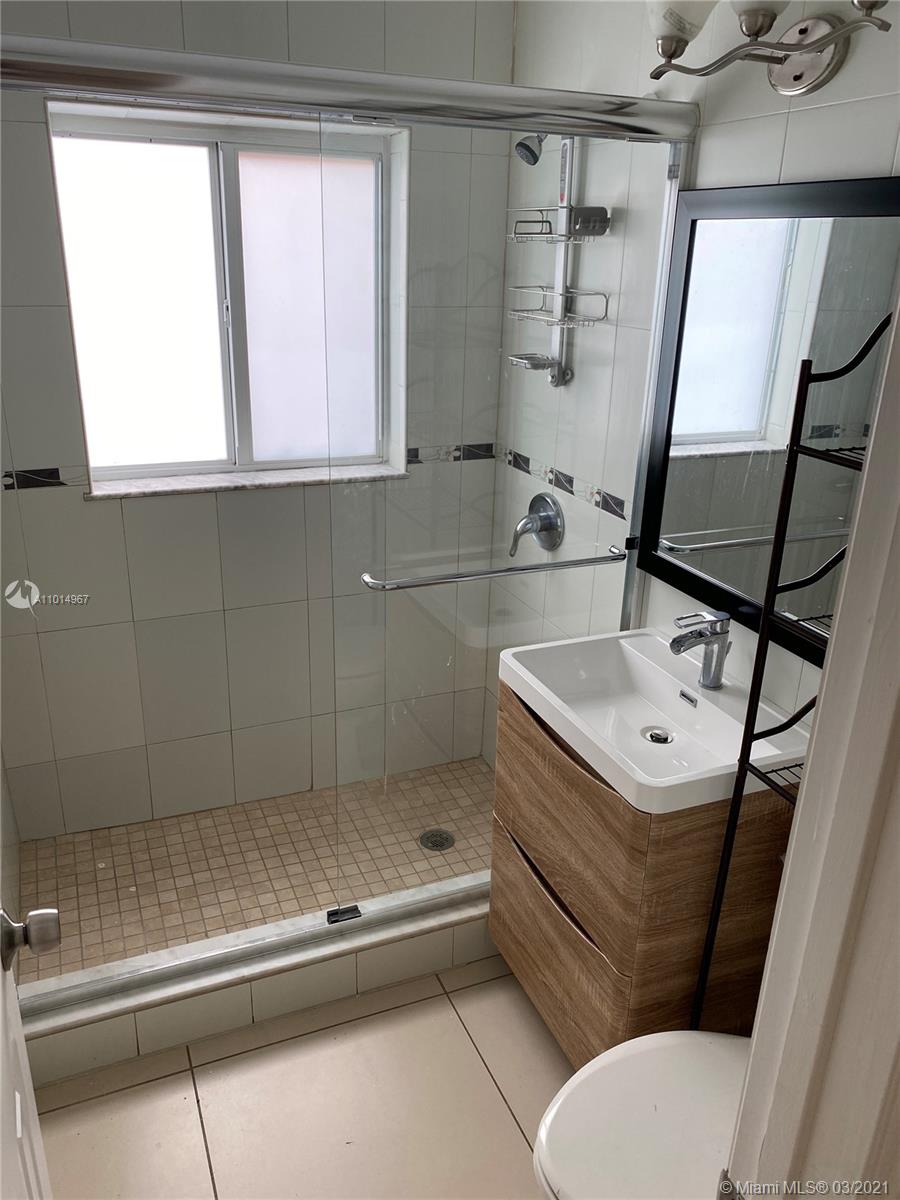 See details / 1735 sq. ft. $ 2021-03-18 0 Photo
