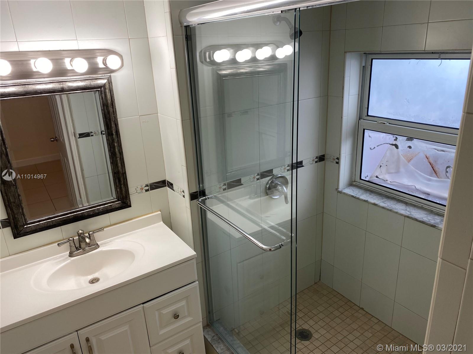 See details / 1735 sq. ft. $ 2021-03-18 0 Photo