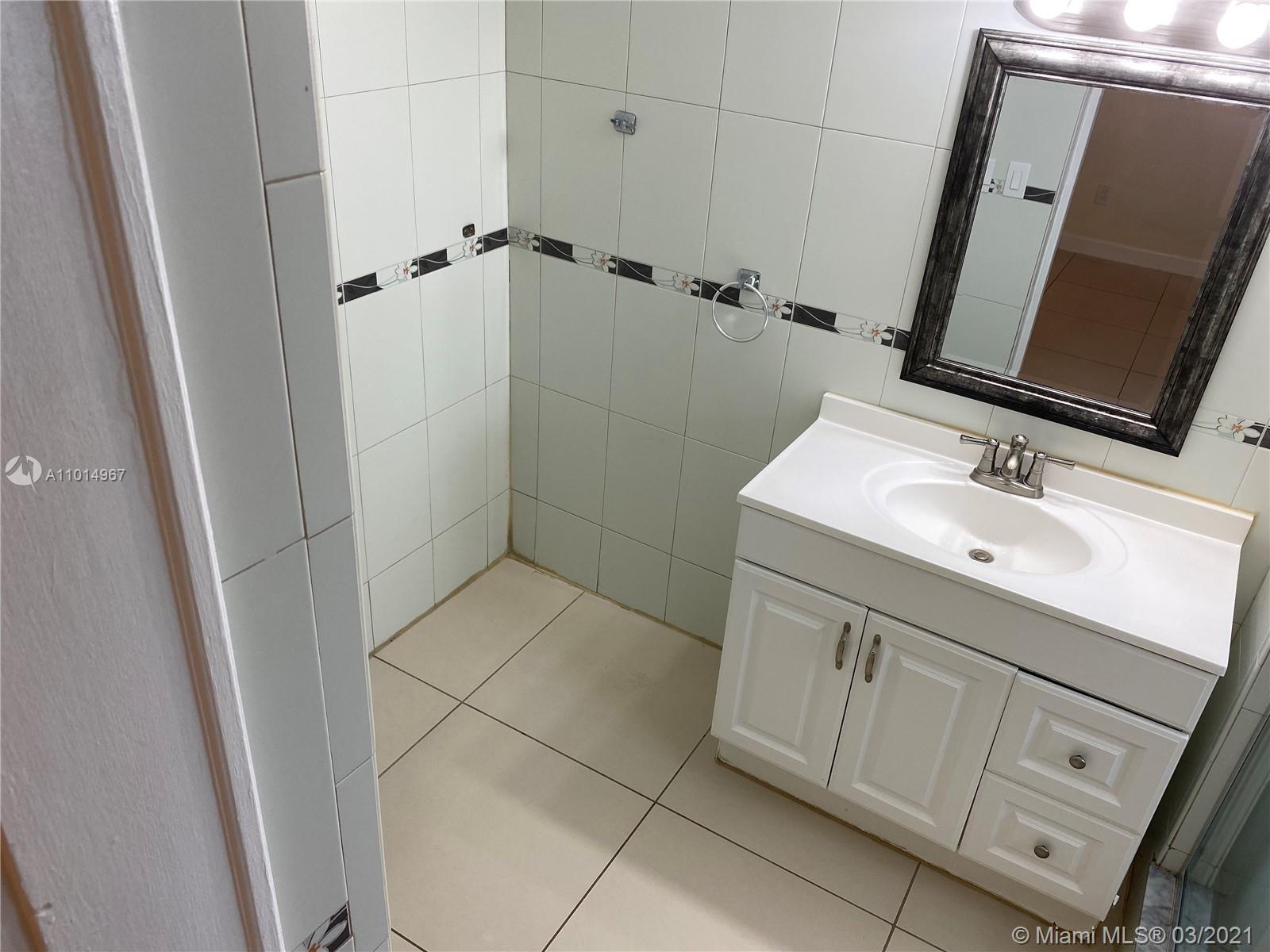 See details / 1735 sq. ft. $ 2021-03-18 0 Photo