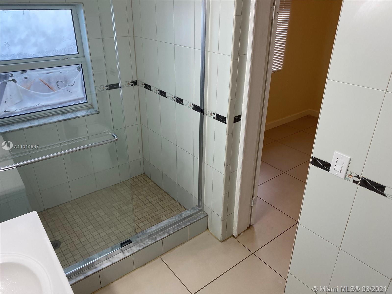 See details / 1735 sq. ft. $ 2021-03-18 0 Photo