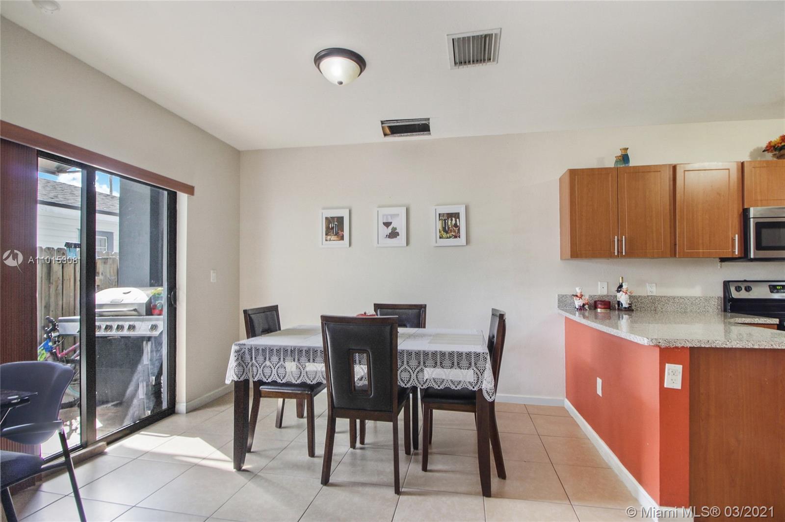 See details / 2994 sq. ft. $ 2021-03-18 0 Photo