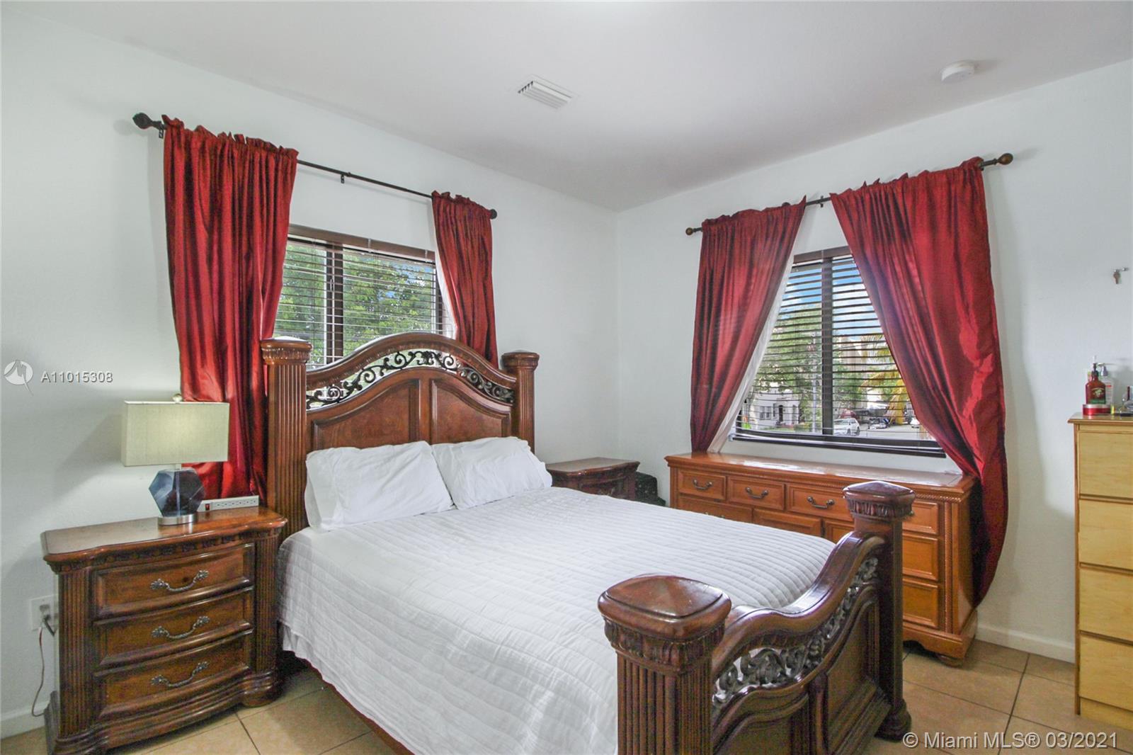 See details / 2994 sq. ft. $ 2021-03-18 0 Photo