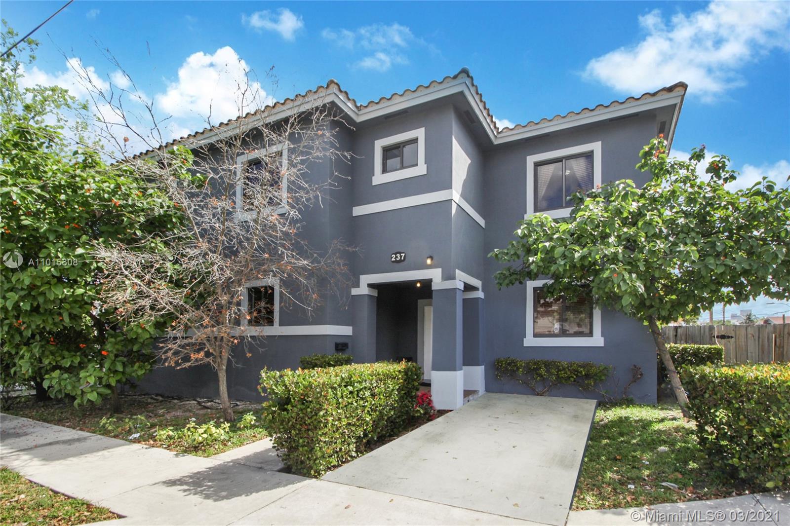 See details / 2994 sq. ft. $ 2021-03-18 0 Photo