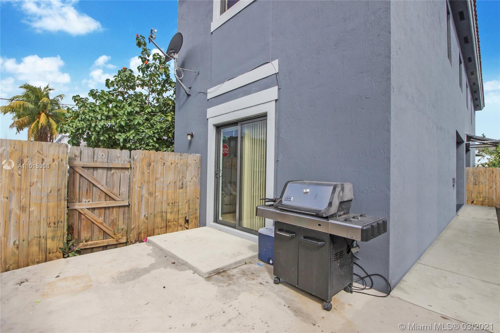 See details / 2994 sq. ft. $ 2021-03-18 0 Photo