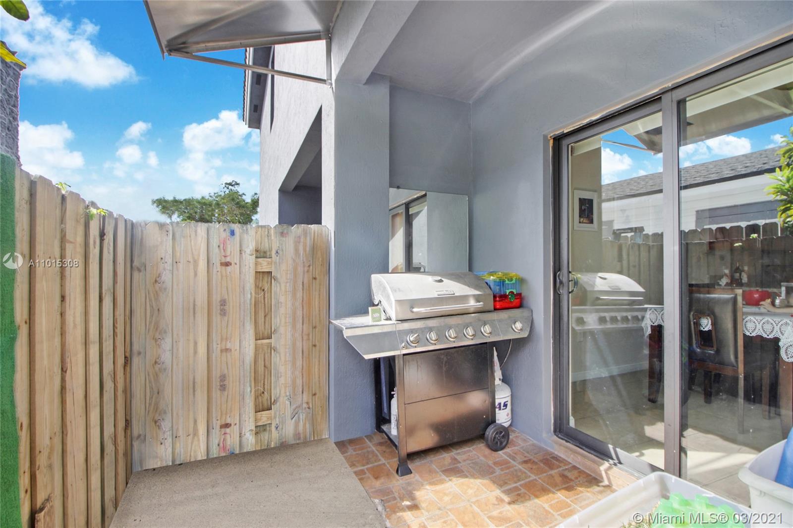 See details / 2994 sq. ft. $ 2021-03-18 0 Photo