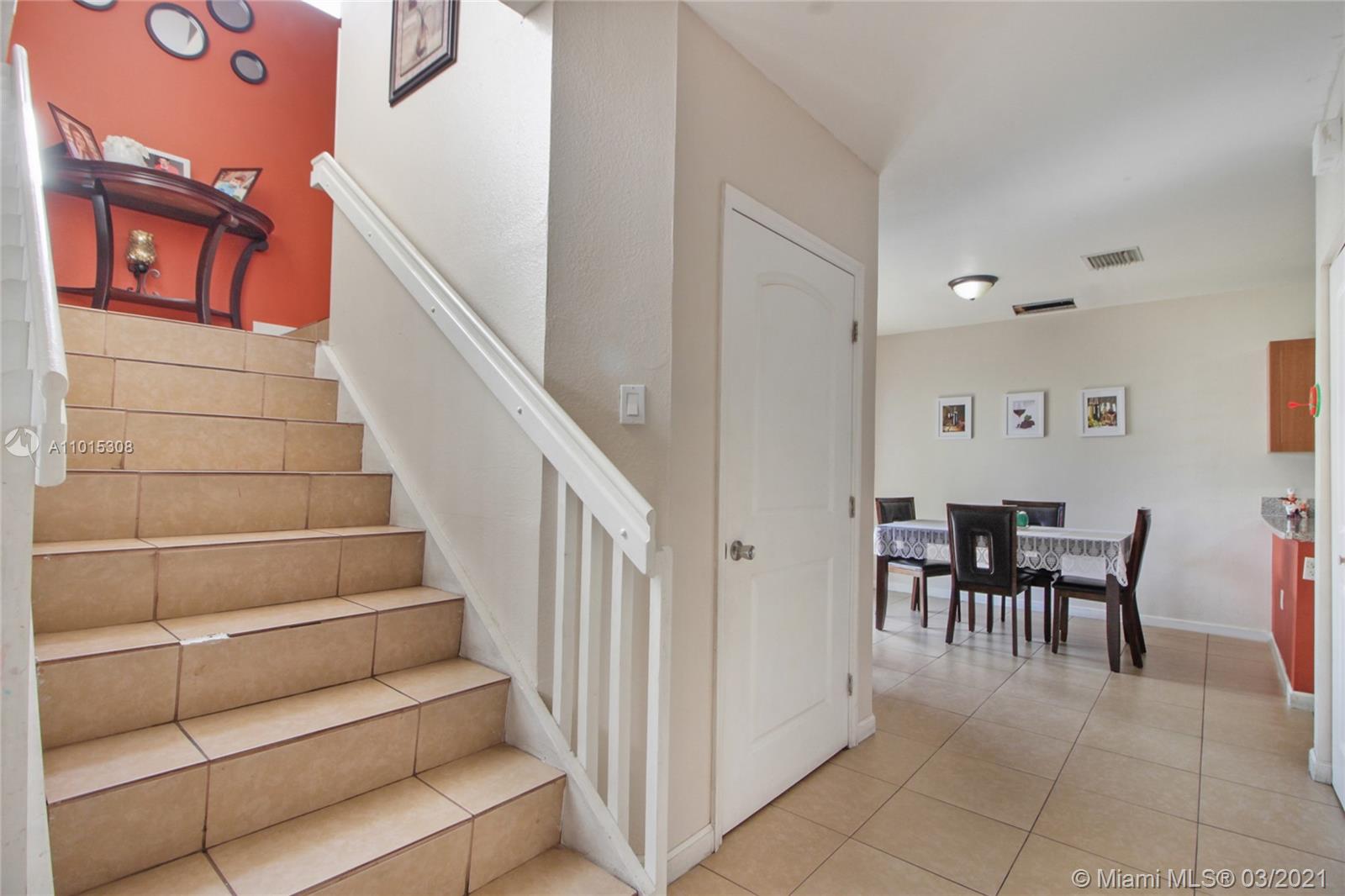 See details / 2994 sq. ft. $ 2021-03-18 0 Photo