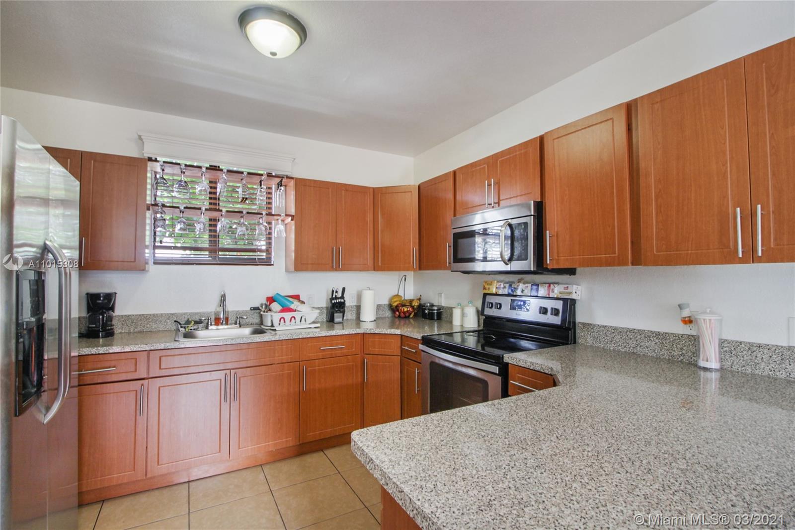 See details / 2994 sq. ft. $ 2021-03-18 0 Photo