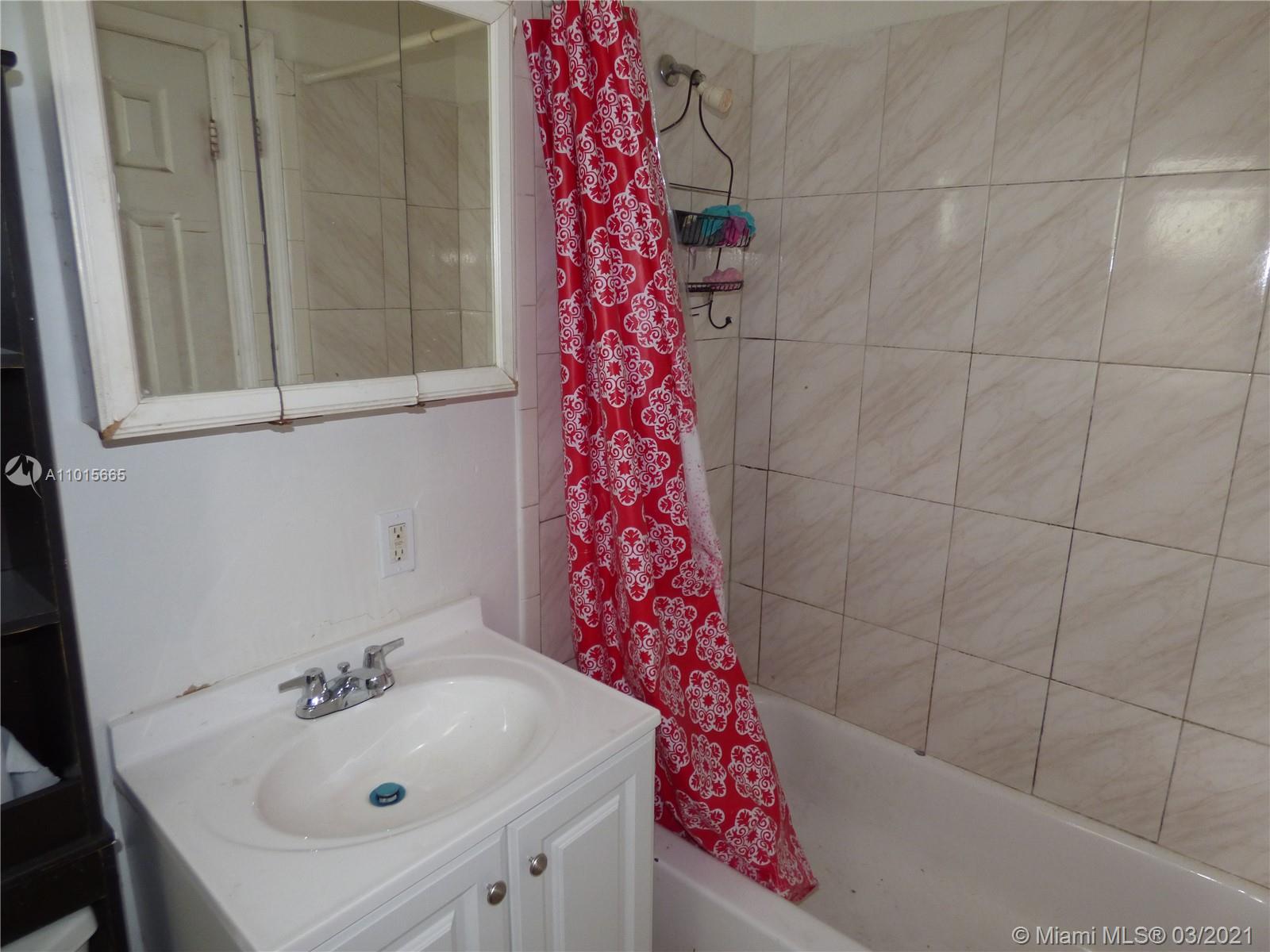 See details / 1290 sq. ft. $ 2021-03-19 0 Photo