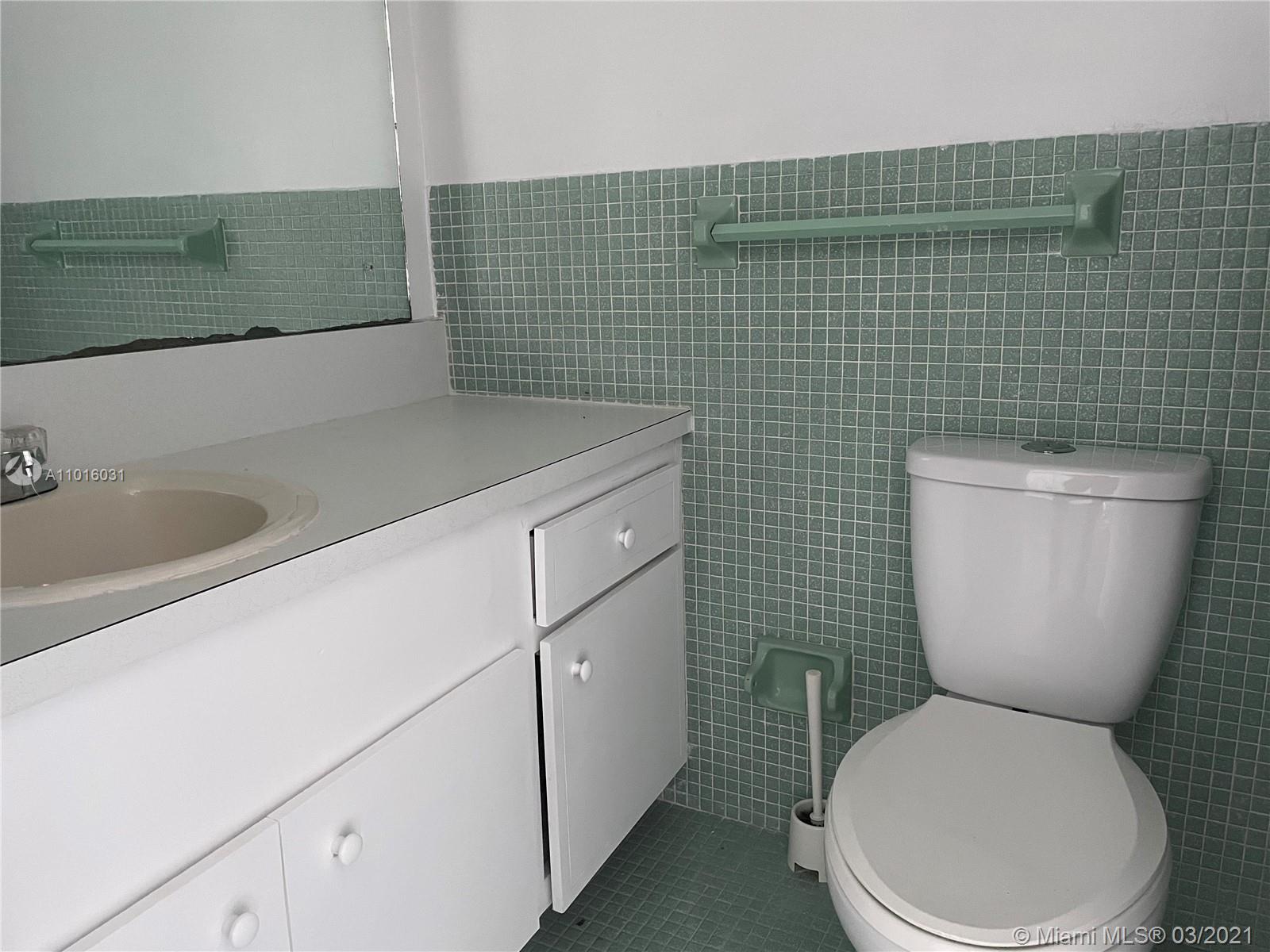 See details 9 UNITS / sq. ft. $ 2021-03-19 0 Photo