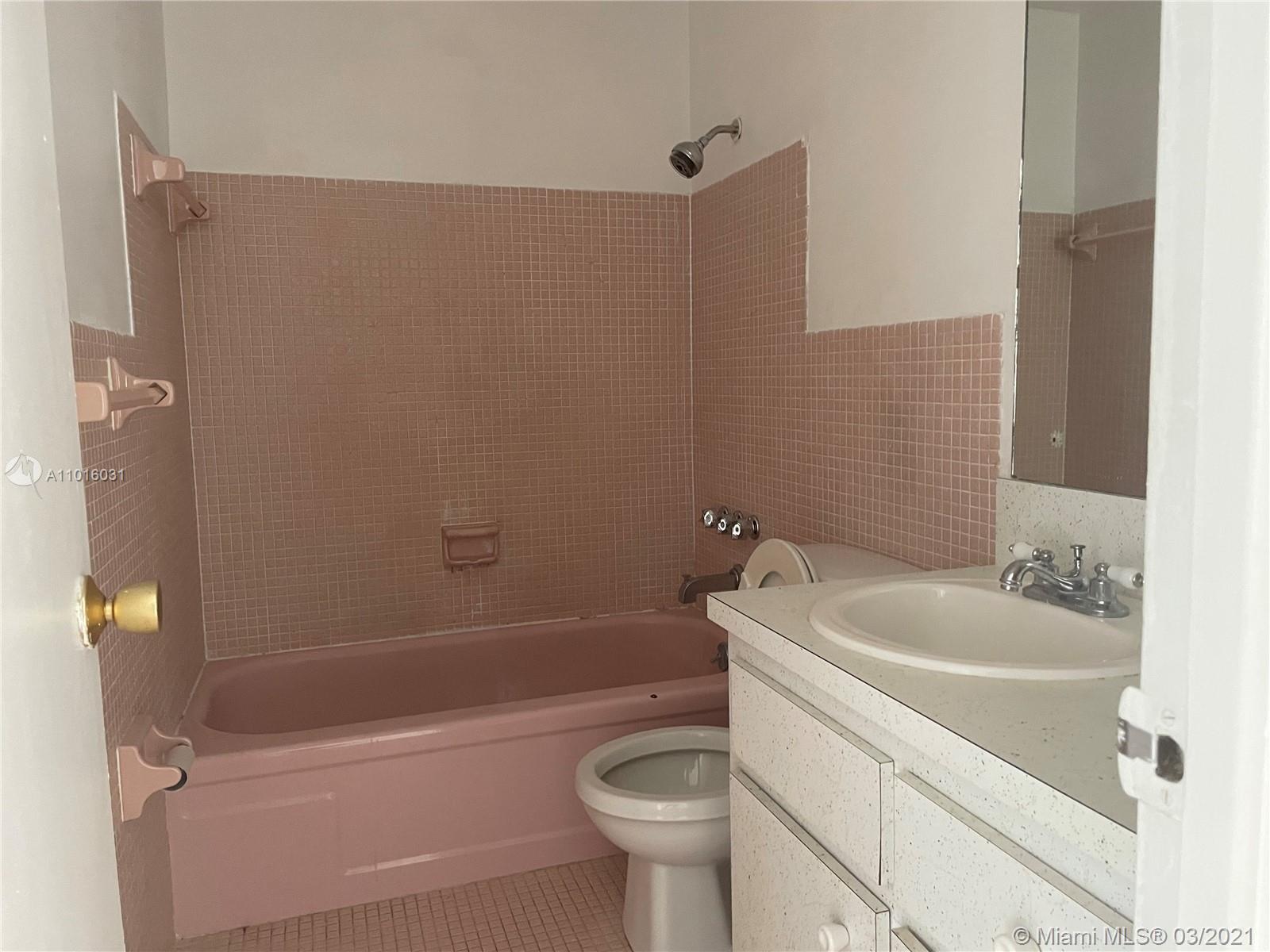 See details 9 UNITS / sq. ft. $ 2021-03-19 0 Photo