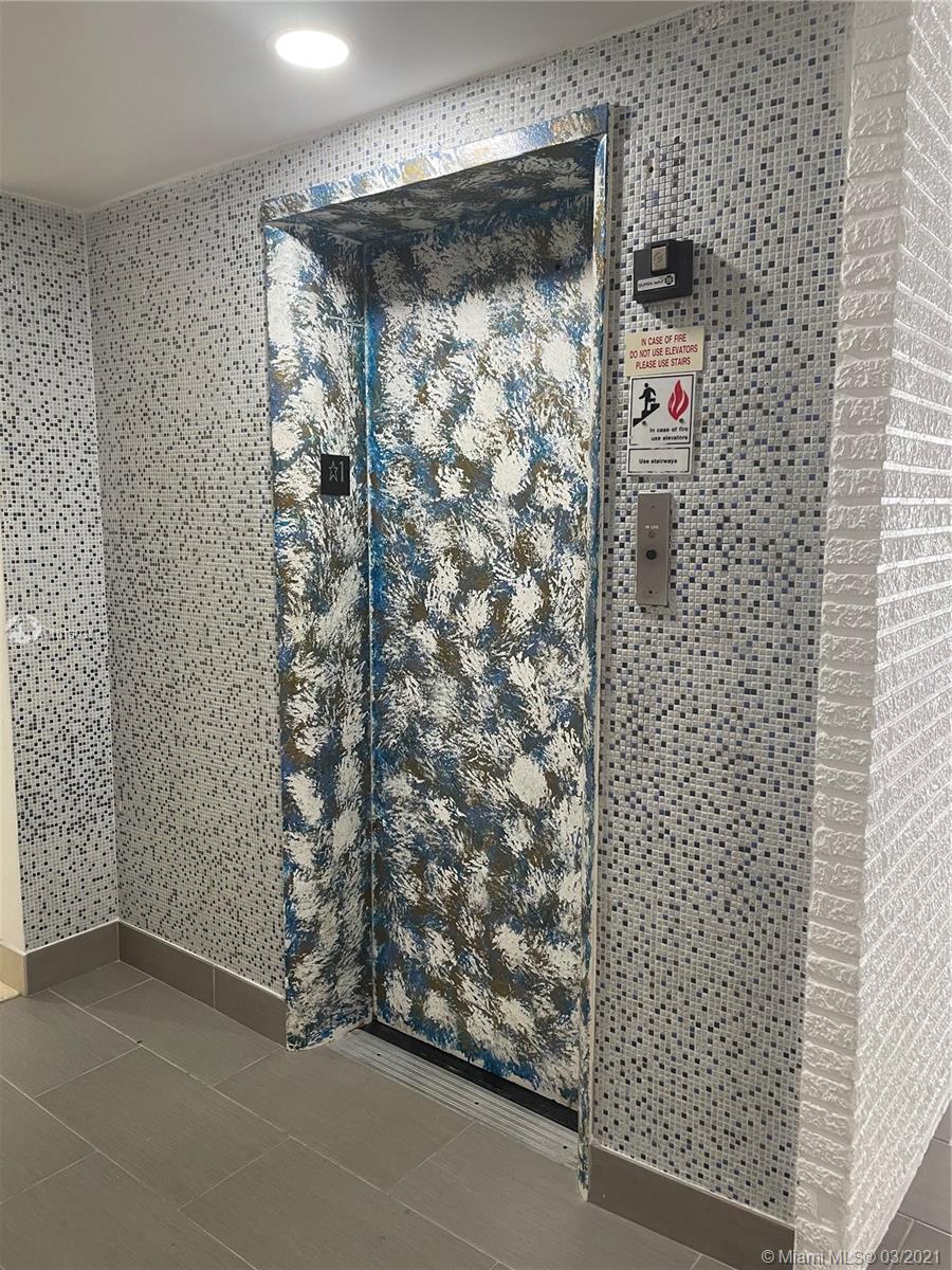 See details 9 UNITS / sq. ft. $ 2021-03-19 0 Photo