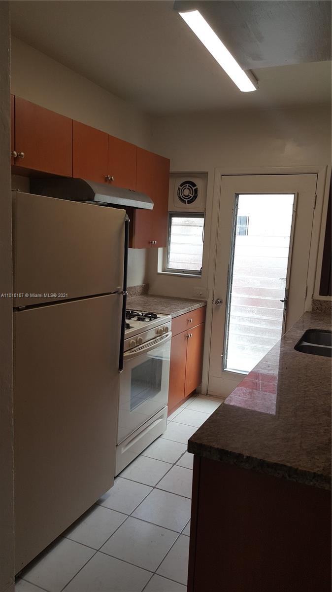 See details / 3423 sq. ft. $ 2021-03-20 0 Photo