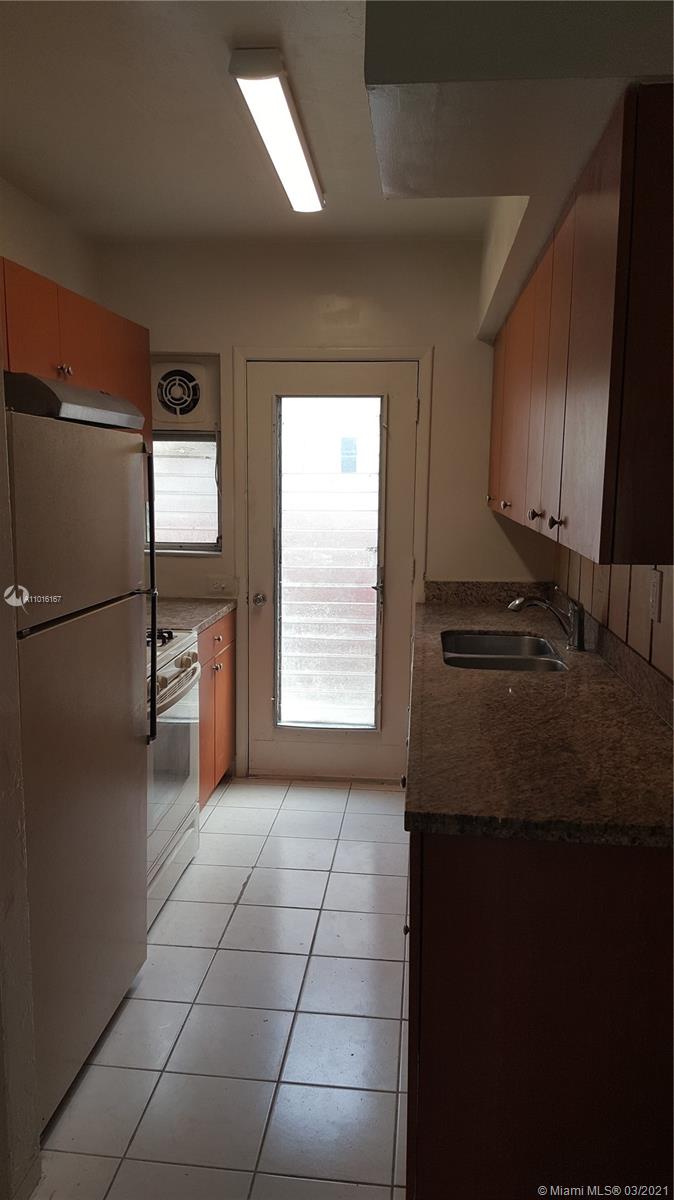 See details / 3423 sq. ft. $ 2021-03-20 0 Photo