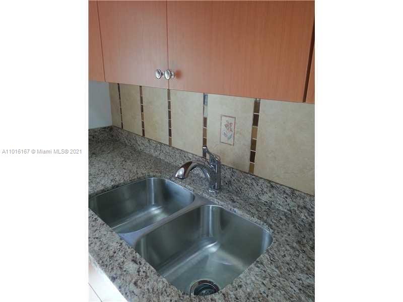 See details / 3423 sq. ft. $ 2021-03-20 0 Photo
