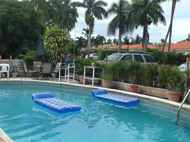 See details / 3423 sq. ft. $ 2021-03-20 0 Photo