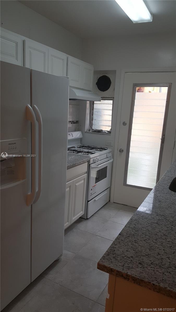 See details / 3423 sq. ft. $ 2021-03-20 0 Photo