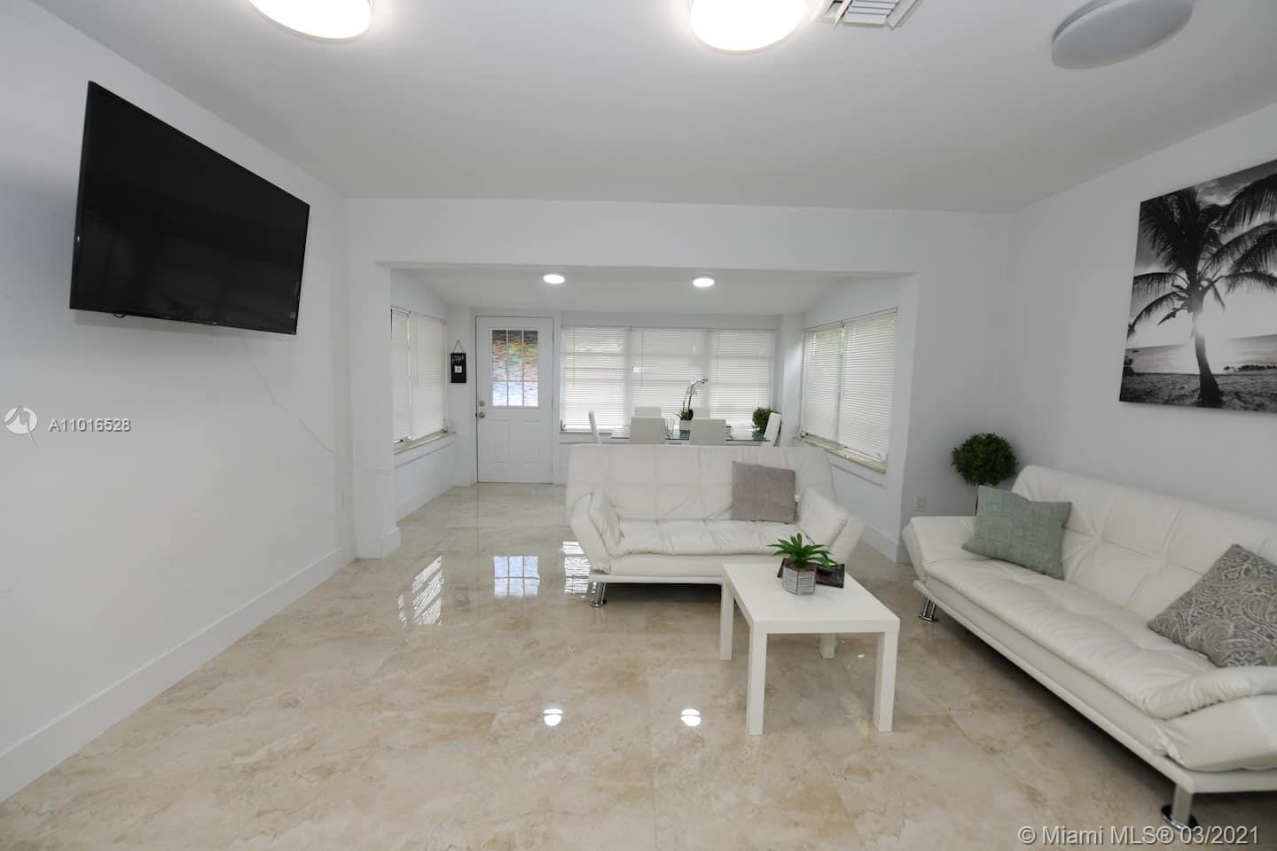 See details / 2413 sq. ft. $ 2021-03-22 0 Photo