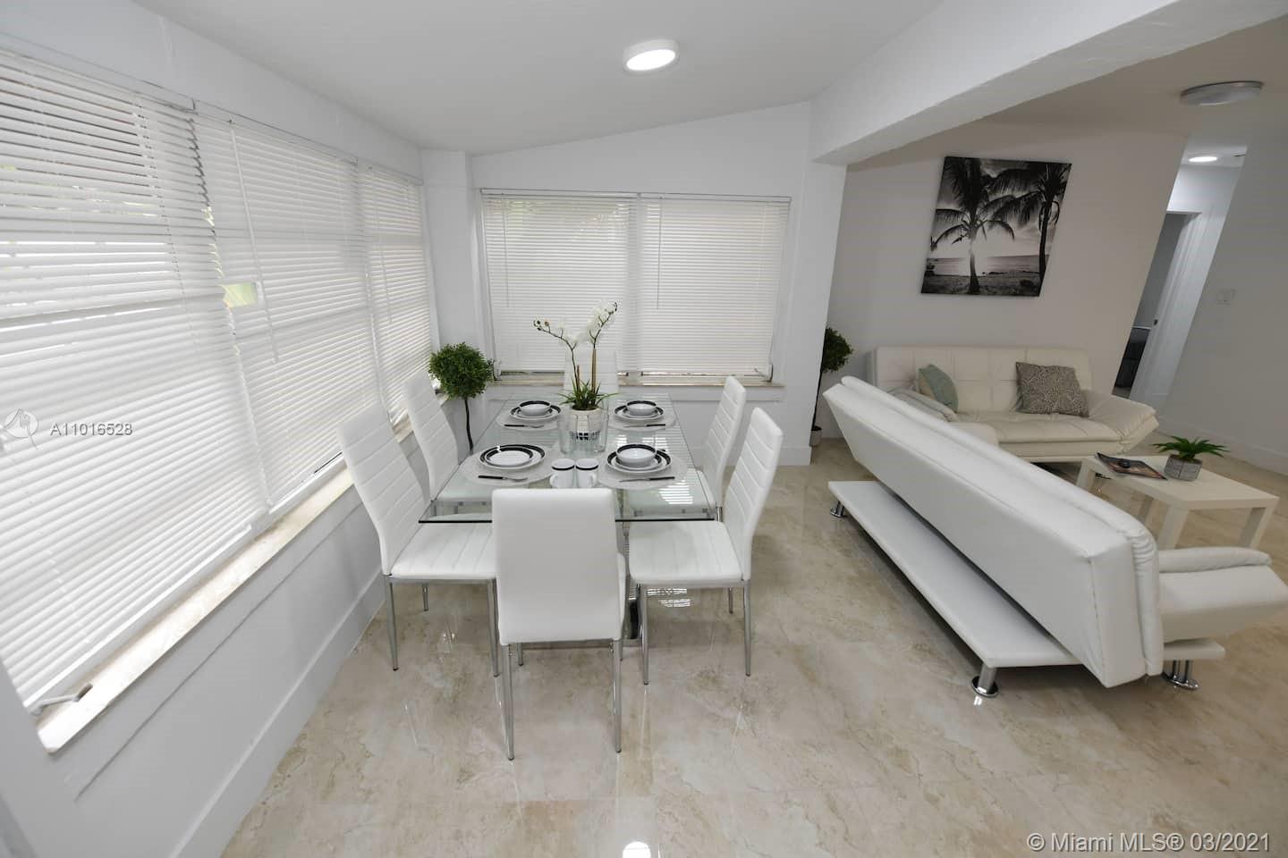 See details / 2413 sq. ft. $ 2021-03-22 0 Photo