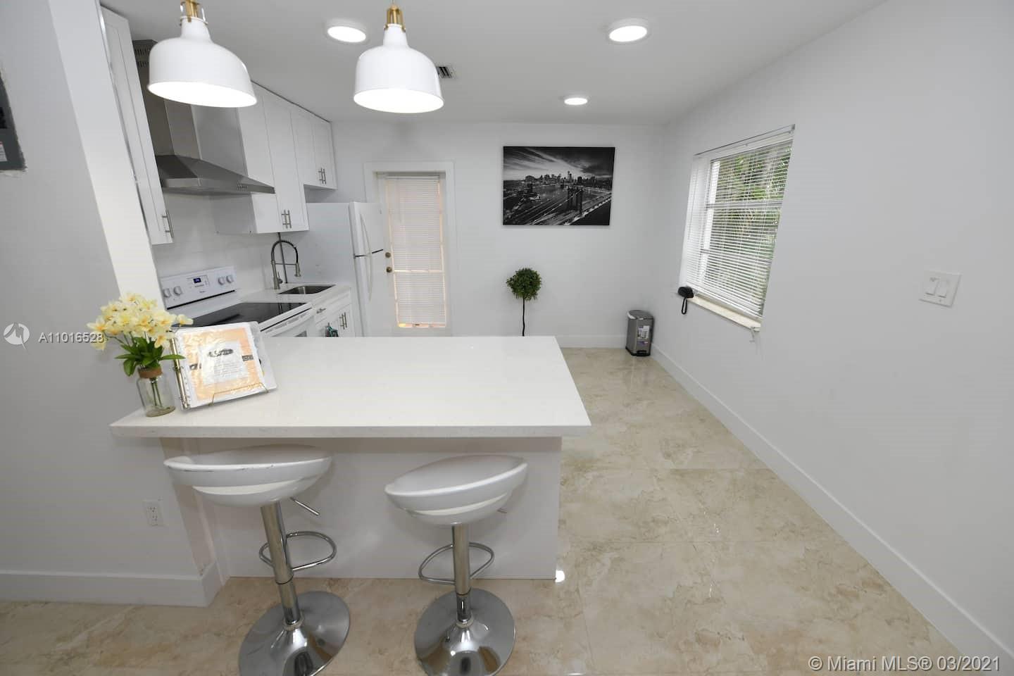 See details / 2413 sq. ft. $ 2021-03-22 0 Photo