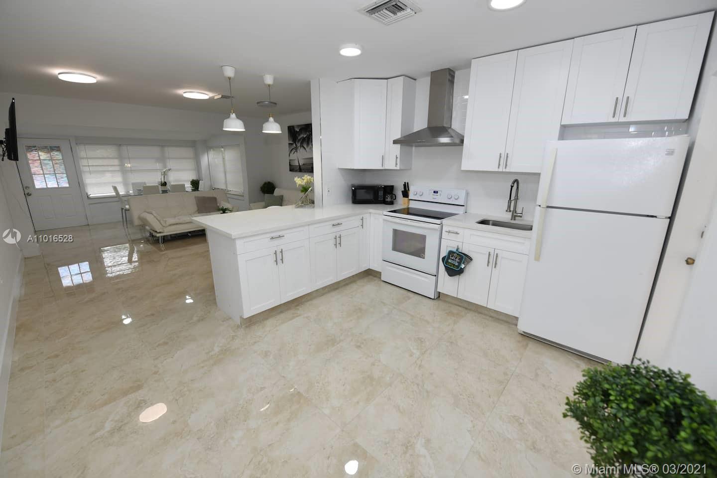 See details / 2413 sq. ft. $ 2021-03-22 0 Photo