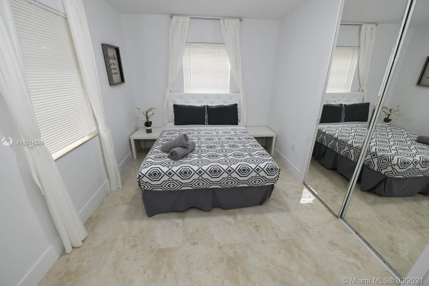 See details / 2413 sq. ft. $ 2021-03-22 0 Photo