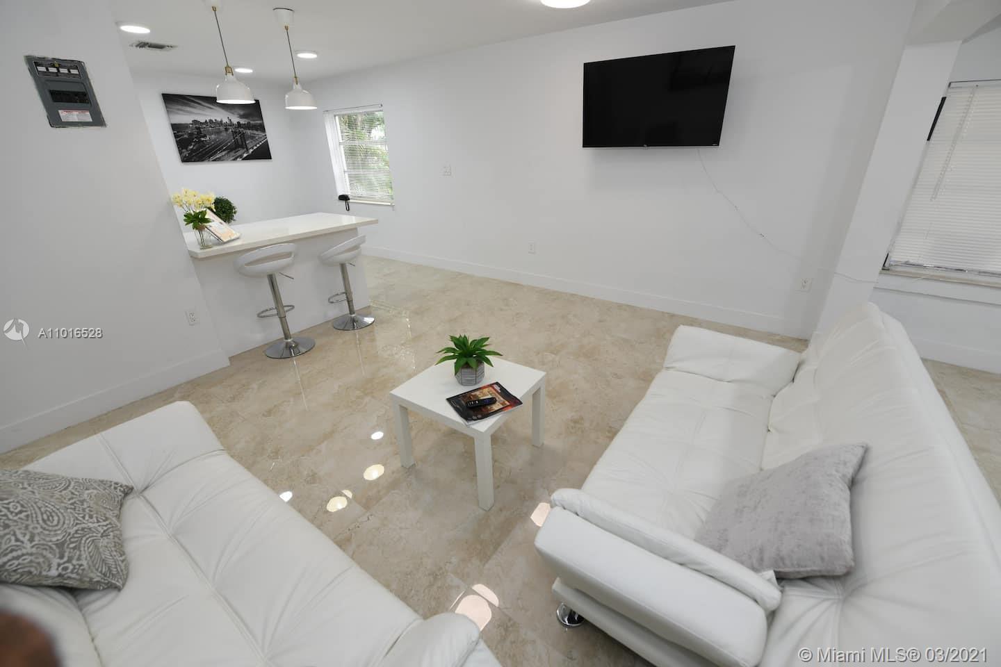 See details / 2413 sq. ft. $ 2021-03-22 0 Photo