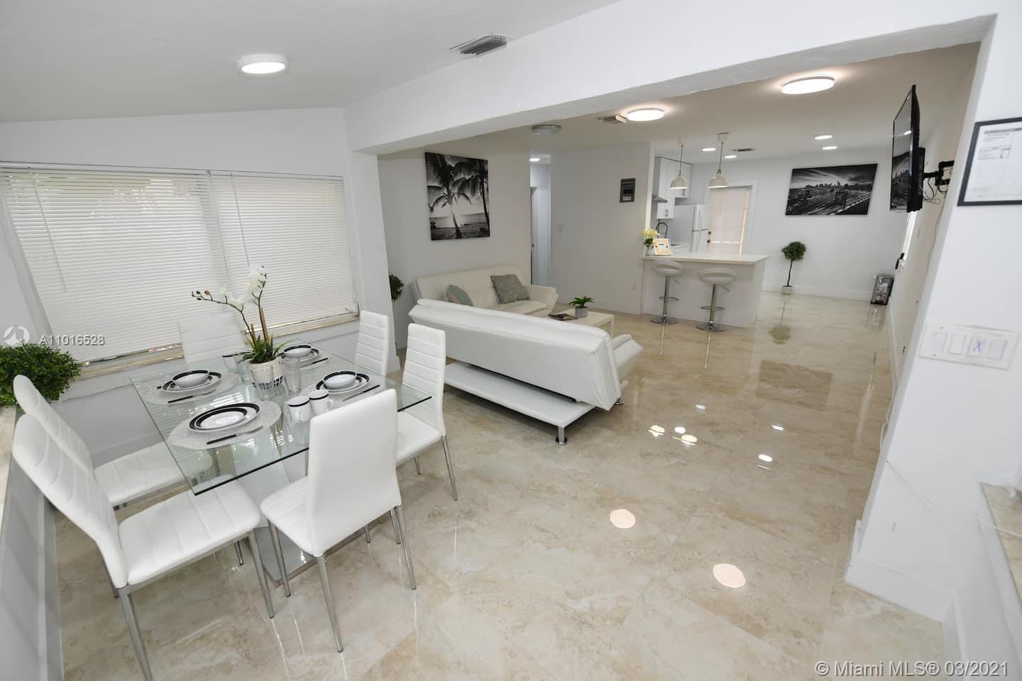 See details / 2413 sq. ft. $ 2021-03-22 0 Photo