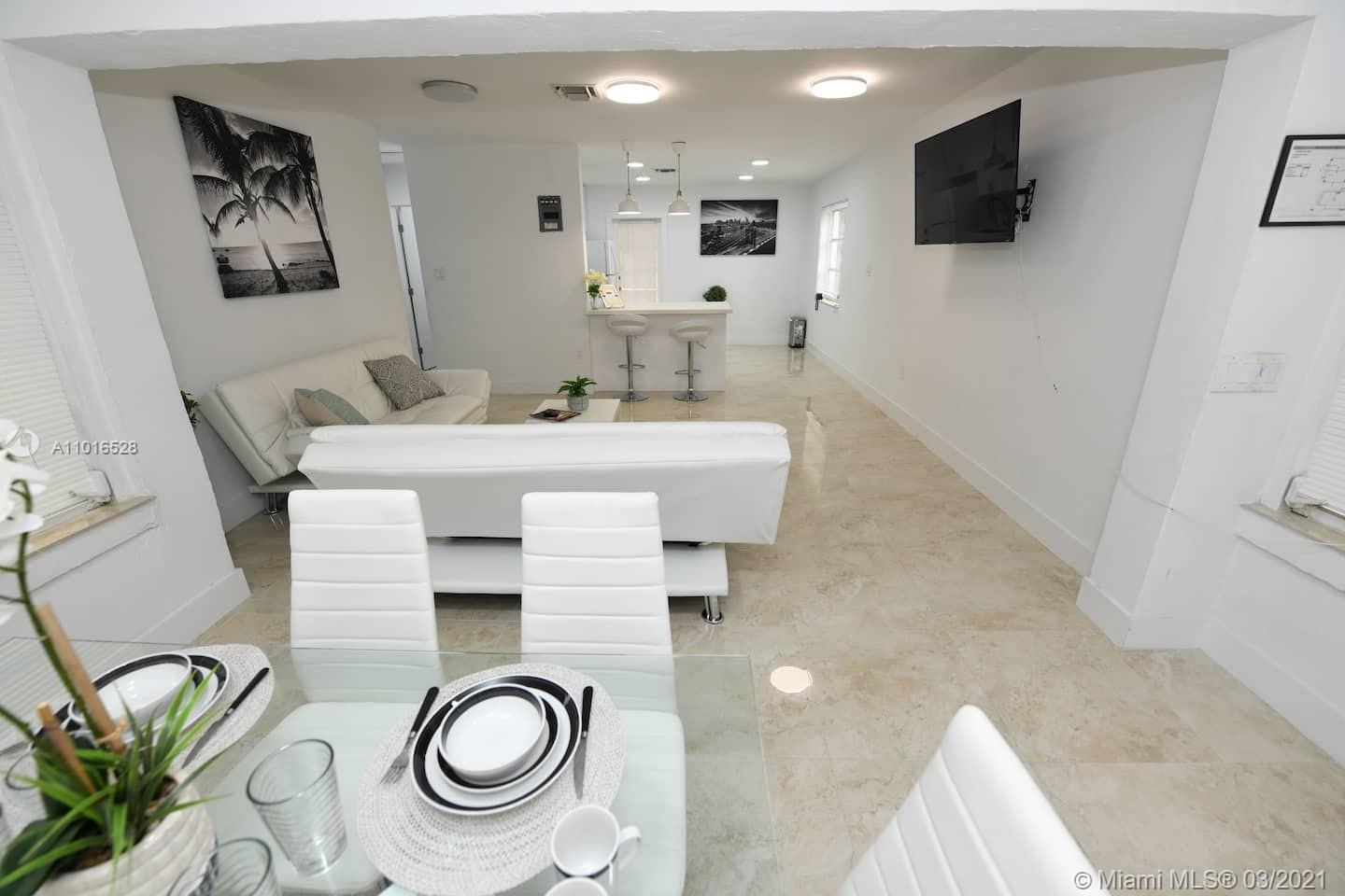 See details / 2413 sq. ft. $ 2021-03-22 0 Photo