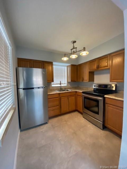 See details / 2072 sq. ft. $ 2021-03-22 0 Photo