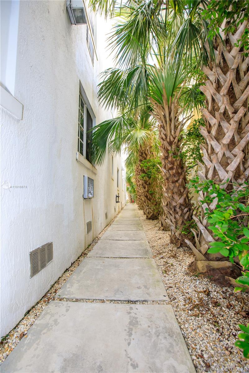 See details / 8219 sq. ft. $ 2021-03-22 0 Photo