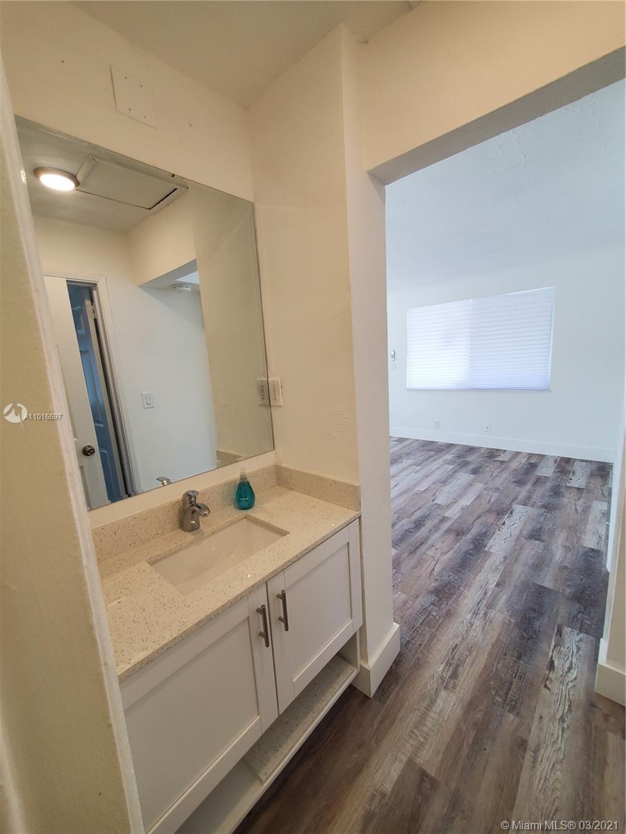 See details / 1420 sq. ft. $ 2021-03-22 0 Photo