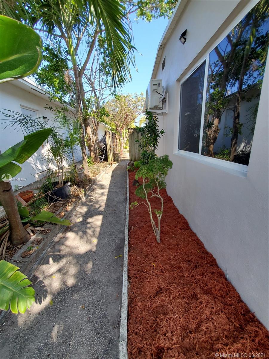 See details / 1420 sq. ft. $ 2021-03-22 0 Photo