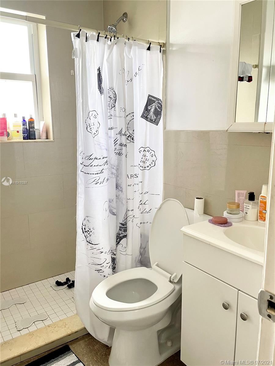 See details / 1823 sq. ft. $ 2021-03-22 0 Photo